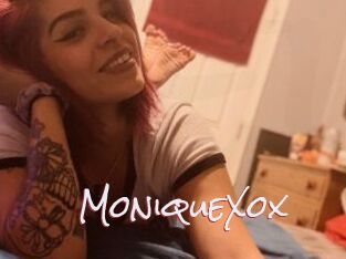 MoniqueXox